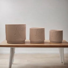 Cargar imagen en el visor de la galería, Maceta Terracota Elegance